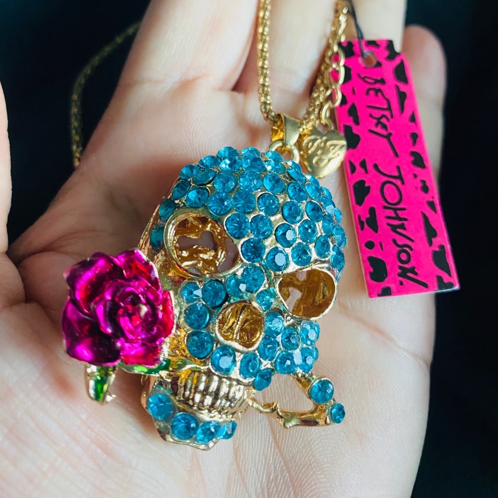 - 💀🌺BETSEY JOHNSON~ Candy SkullNecklace